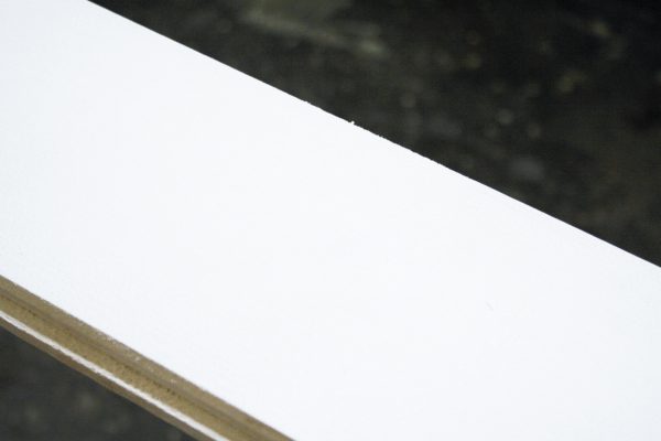 Dettaglio di una trave trattata con Lignum
Biancolegno di HDG, che risolve il problema
dell’ingiallimento rapido del legno impregnato
col bianco.